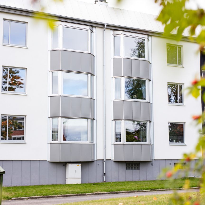 Fotbollsgatan 33, Ektorp - Photo 1