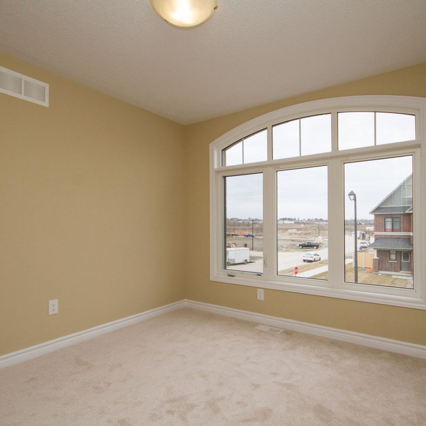 For Lease - 464 Brettonwood Ridge, Kanata, Ontario - Photo 1