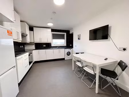 The Vale Front Left Room - Photo 5