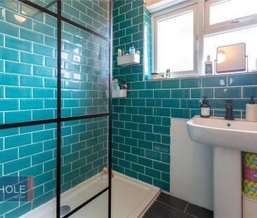 3 bedroom end of terrace house to rent - Photo 3