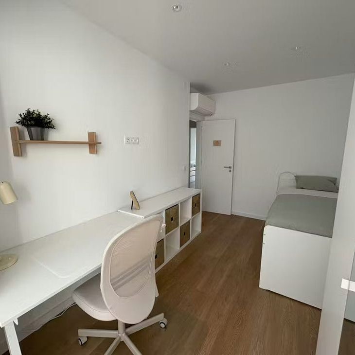 Praceta Primeiro de Maio, Amadora, Lisbon 2720 - Photo 1