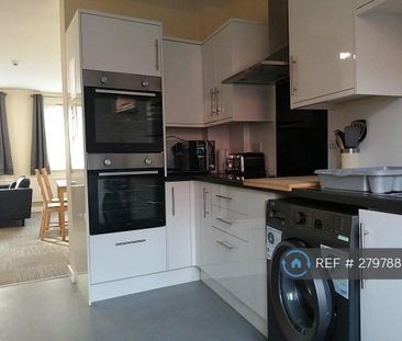 1 bedroom in a house share to rent - Photo 5