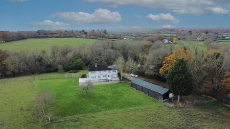 4 bedroom detached house to rent - Photo 2