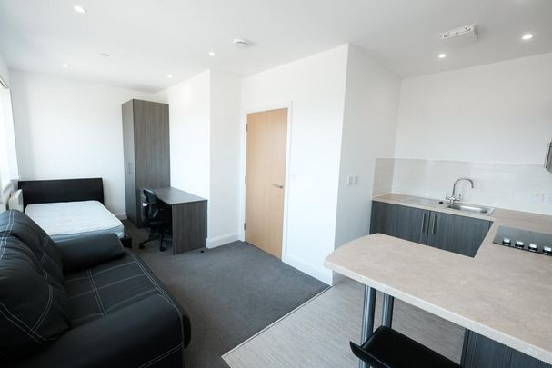 Studio to rent - Photo 1