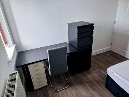 Modern Bed Apt -, Bawas Place - Alfreton Road, NG7 - Photo 2