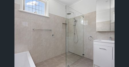 Bright, Spacious & Conveniently Located - Photo 5