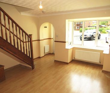 Sycamore Close - Photo 3