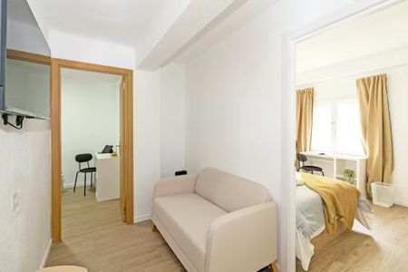 Carrer de Vicent Brull, Valencia, Valencian Community 46011 - Photo 4