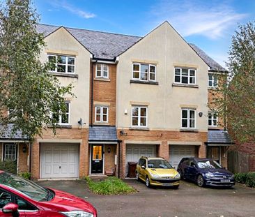 Alnwick View, Leeds - Photo 1