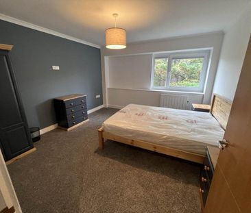 3 bedroom flat to rent - Photo 2