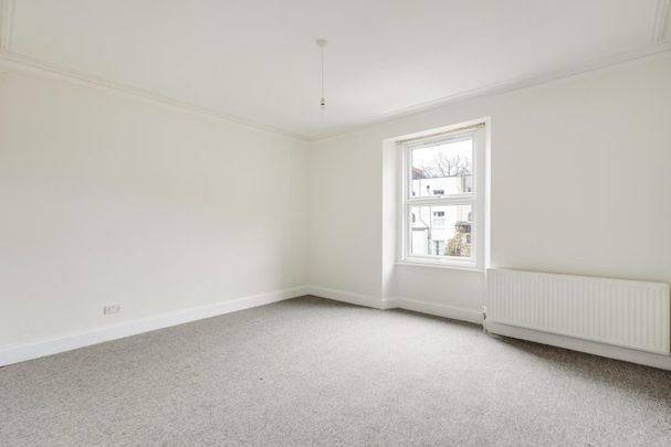 1 Bed Flat - Photo 1