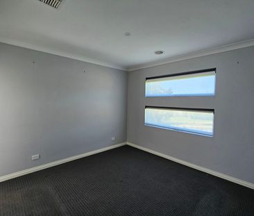 Beautifully presented - Photo 5