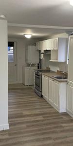 3½ Renovated – All-Inclusive – Île-Perrot (Hydro + Parking Included) Available Now – Move-in Ready! - Photo 4