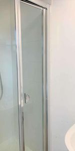 En-suite Room, On Board Street, Salford, M6 - Photo 3