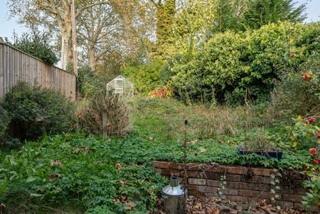 3 bedroom semi-detached house to rent - Photo 2