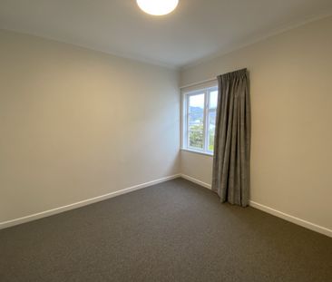 Renovated Art Deco Apartment - Photo 2