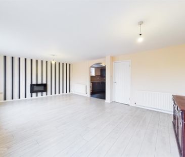 2 bedroom Maisonette to rent - Photo 3