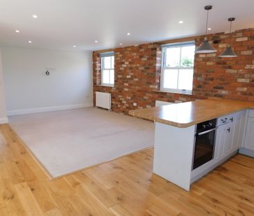 2 bedroom ground maisonette to let - Photo 6