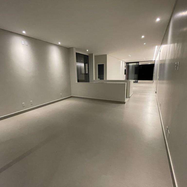 CASA 340m² - 5qts - Moderna - Planejada - Condominio Quintas do Sol - Foto 1