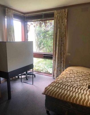 Glen Waverley - Photo 1