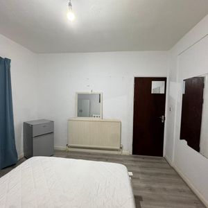 Room in a Shared House, Penshurst Road, N17 - Photo 2