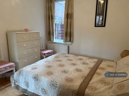 1 bedroom flat to rent - Photo 4