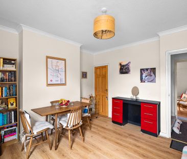 3 bedroom Mid Terraced House to let - Photo 2