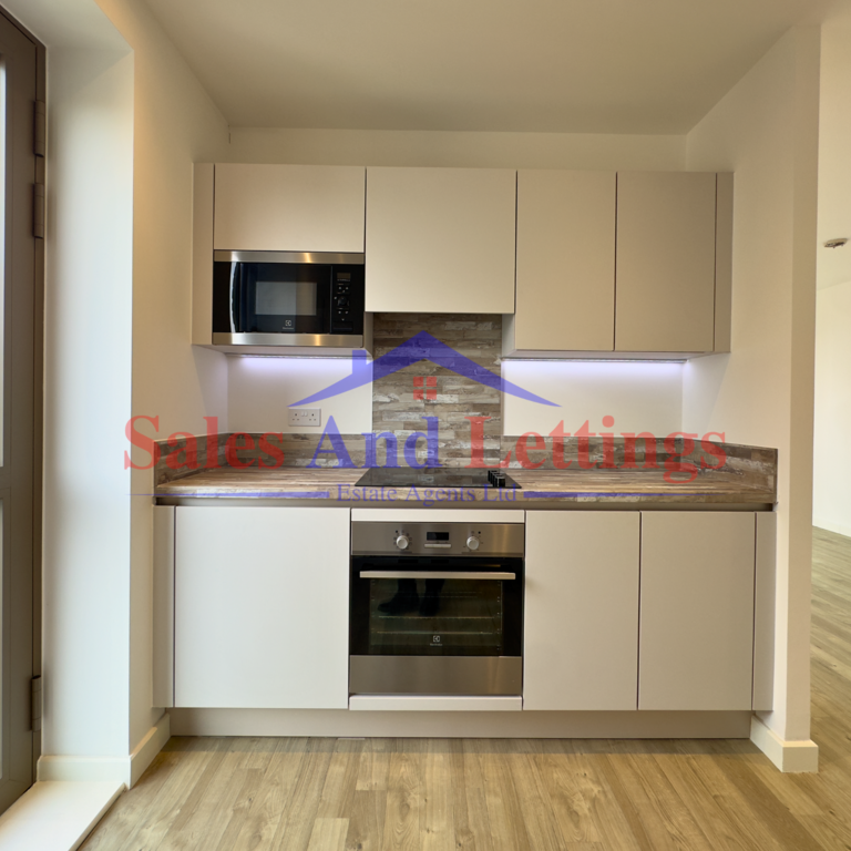 3 bedroom penthouse to rent - Photo 1