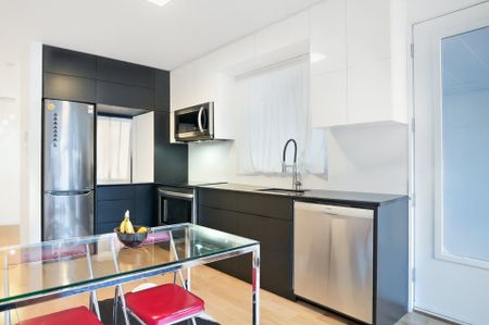 5252 Rue Resther, Montréal (Le Plateau-Mont-Royal), QC H2J - Photo 2