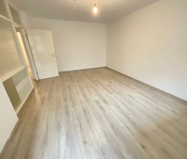 Hier wird frisch renoviert, 4 Zimmerwohnung mit Balkon - Photo 5