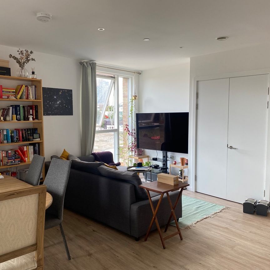 Room in a Shared House, Waterline Way, SE8 - Photo 1