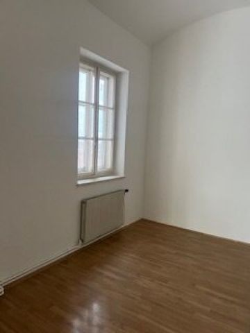 Altbauschönheit: WG-HIT - 60m² Wohnung, 3 Zimmer getrennt begehbar, hohe Räume, gepflegt, HP, Gas Etagenheizung- UNINÄHE! Ab sofort zu vermieten - Photo 2