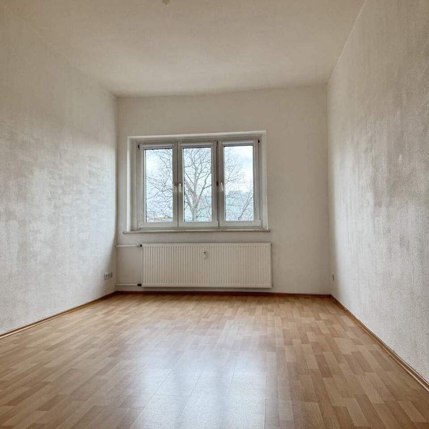 Schöne 2 Raum Wohnung mit Balkon und Einbauküche in Dresden Löbtau mieten! - Photo 1