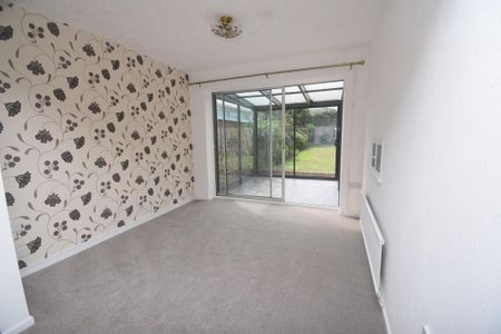3 bedroom semi-detached house to rent - Photo 3