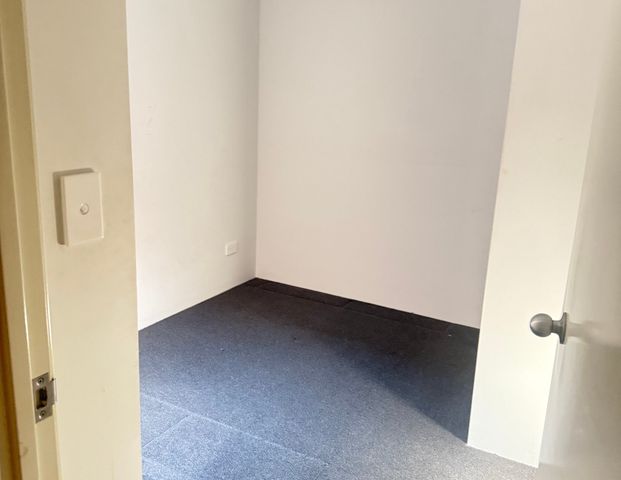 Ellenbrook - Photo 1