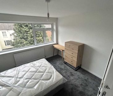 5 Bed Student Accommodation - Photo 1