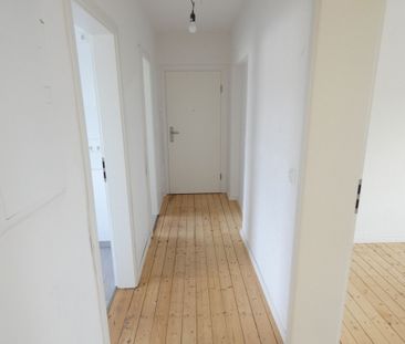 *Ideale 3-Zimmer-Wohnung mit großem Balkon* – komplett modernisiert - Photo 1