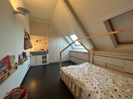 Ruim duplexappartement (140 m²) met 2 slpkrs en ruim terras in Paal - Photo 5