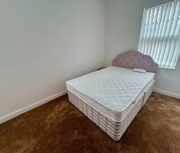 Astonwood Road, Birkenhead - Photo 1