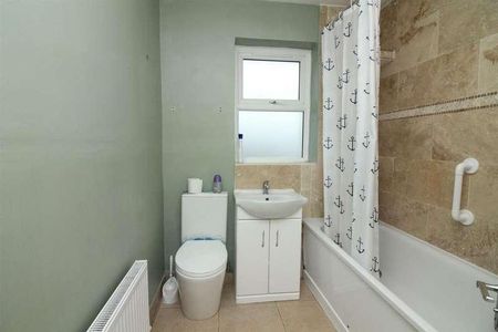 Lion Road, Edmonton, N9 - Photo 3