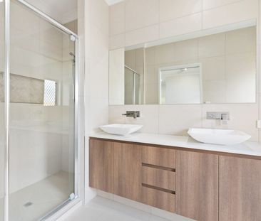 Executive family home - Photo 2