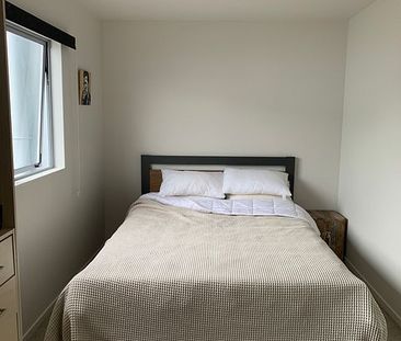 Sunny warm upstairs unit - Photo 2