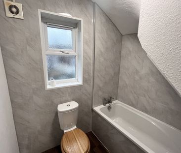 Queen Street - Photo 3