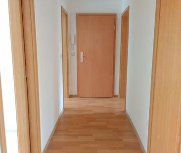 Geräumige 3-Raum-Wohnung mit Badewanne und Balkon in Debschwitz - Photo 4