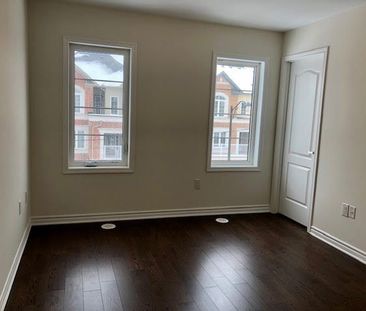 For Lease - 25 Mcgrath Avenue, Richmond Hill, Ontario - Photo 1