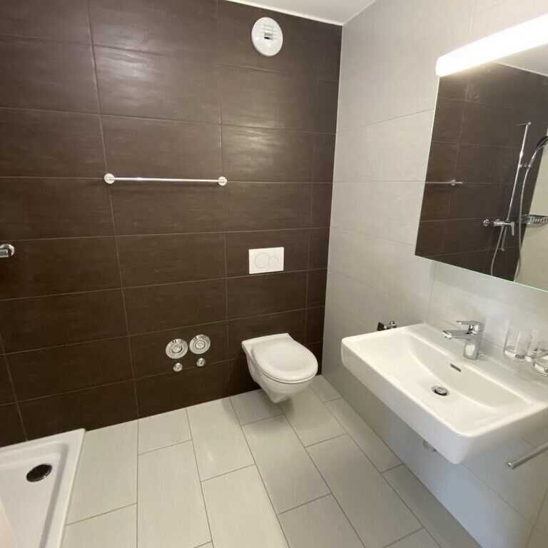 Beautiful 2.5-room apartment on the ground floor - Photo 1