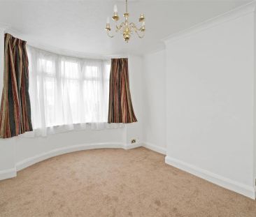 3 bed semi-detached house to rent in Moreton Road, Shirley, Solihull - Photo 1