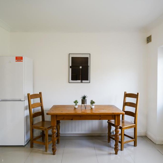 1 bedroom in a house share to rent - Photo 1