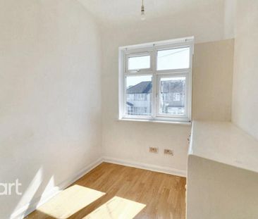 4 bedroom terraced house to rent - Photo 4