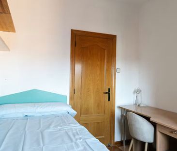 Carrer de Rius i Carrió, L'Hospitalet de Llobregat, Catalonia 08904 - Photo 4